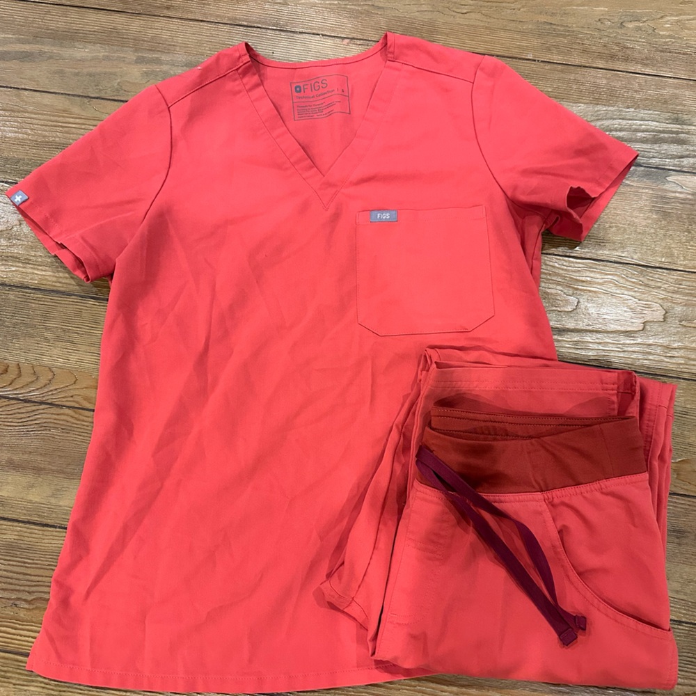 Figs Clay color Scrub Ensemble